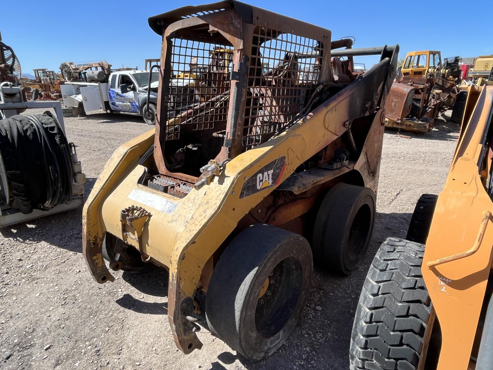 ./imagenes/INVOICE/2019/17560/MINICARGADOR CATERPILLAR 252B3 (4).JPG